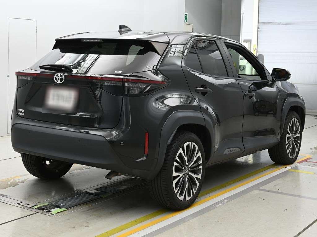 2023 Toyota Yaris Cross Z auction photo 2