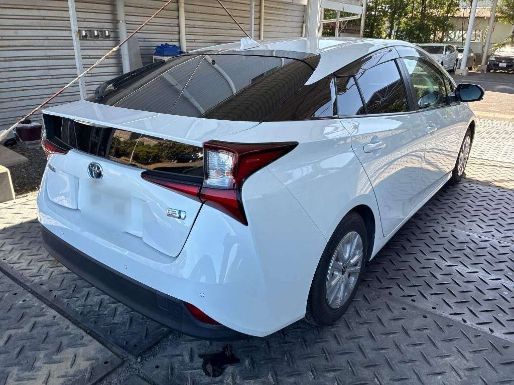 2021 Toyota Prius S auction photo 2