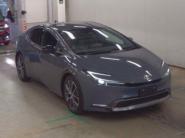 2025 Toyota Prius Z Japan auction vehicle