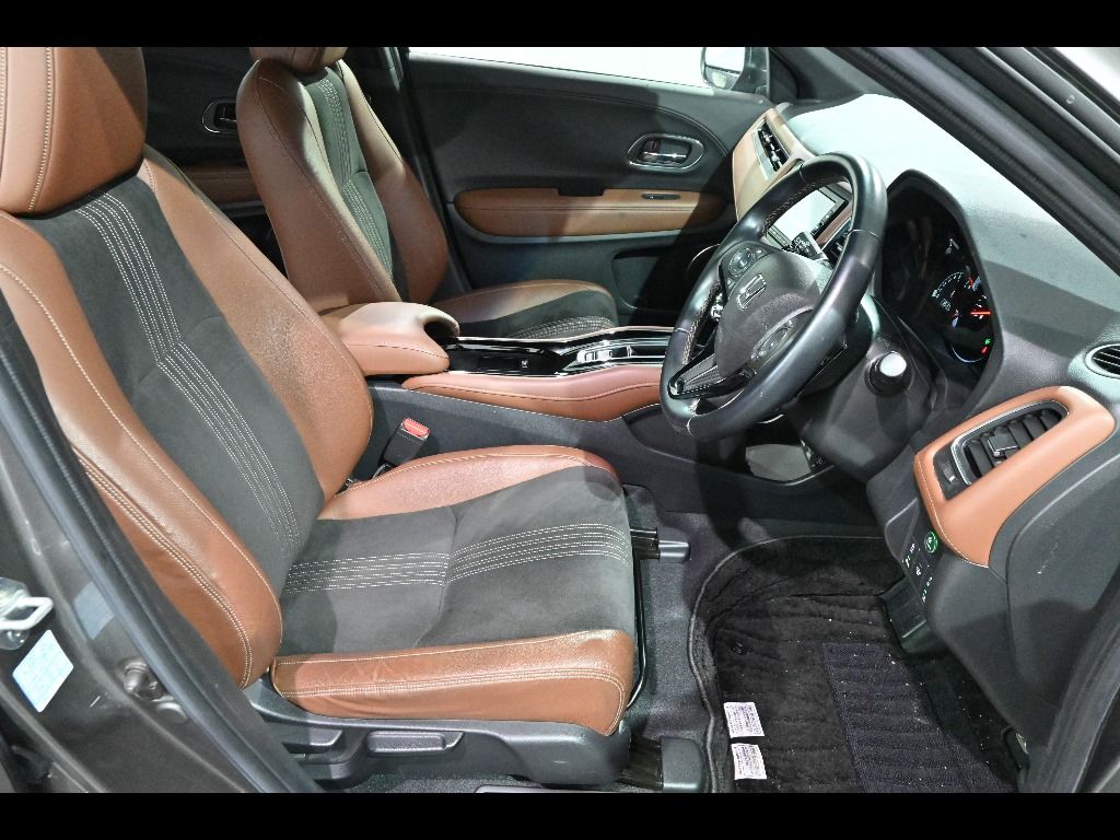2019 Honda Vezel Touring Honda Sensing auction photo 6