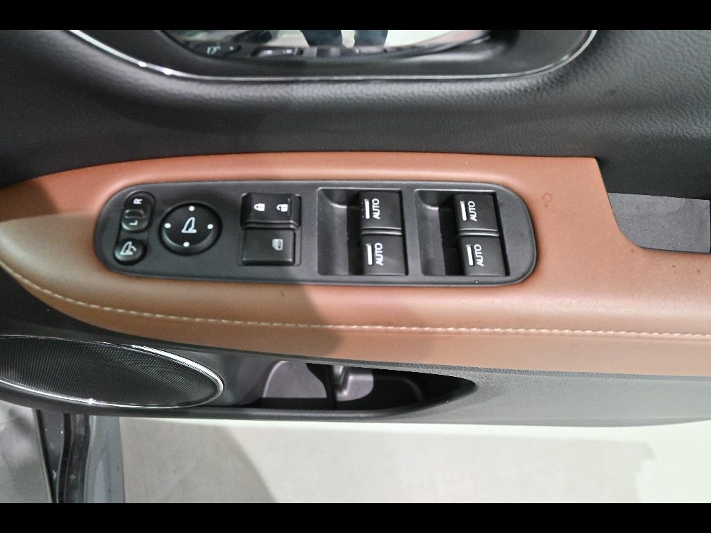 2019 Honda Vezel Touring Honda Sensing auction photo 13