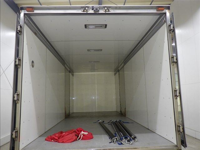 2018 Isuzu Forward バン auction photo 4