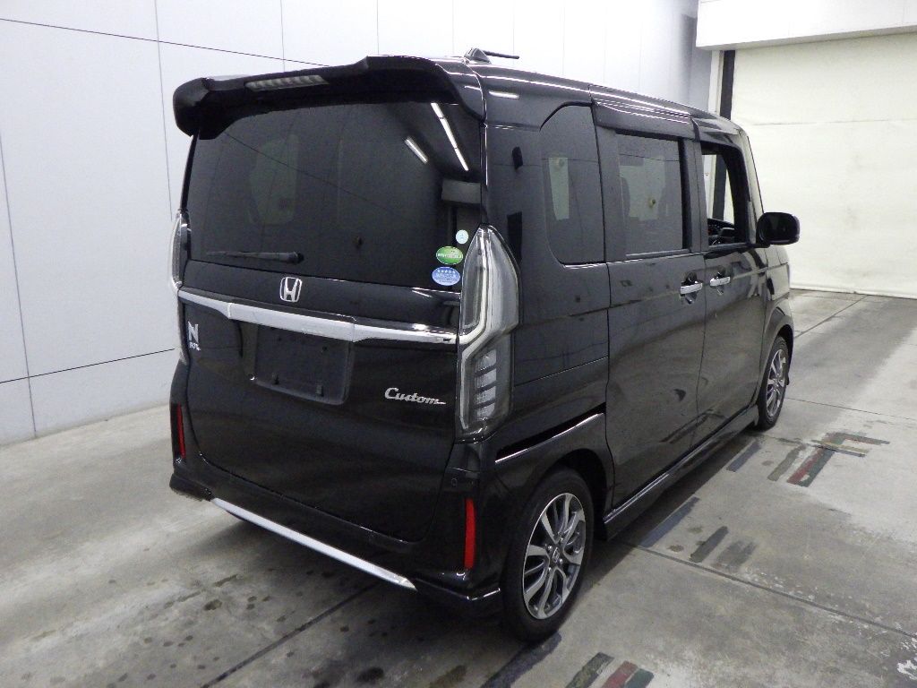 2021 Honda N-BOX Custom L auction photo 2