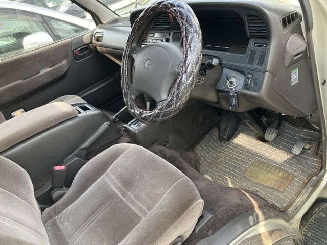 1996 Toyota Hiace 4WD SUPER CUSTOM LIM auction photo 4
