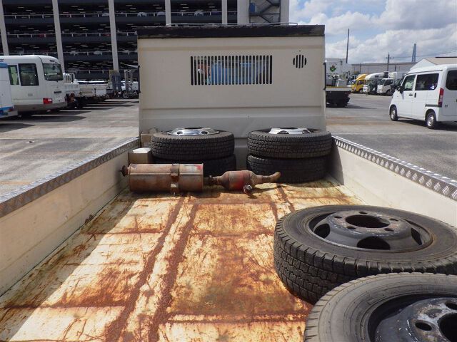 1996 Isuzu Elf dump auction photo 3