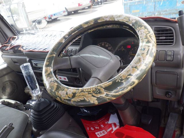 1996 Isuzu Elf dump auction photo 6