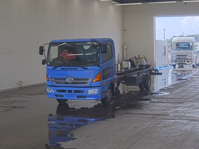 2015 Hino Ranger シャーシ ワイド Japan auction vehicle