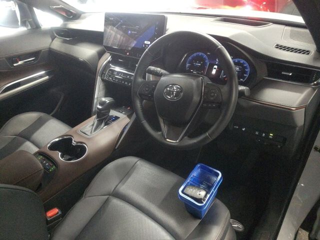 2024 Toyota Harrier Z Leather Package auction photo 3