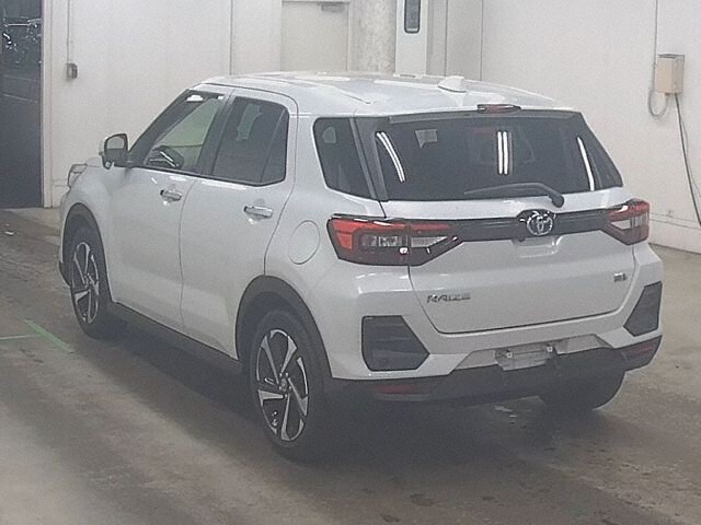 2022 Toyota Raize ハイブリッドZ auction photo 2