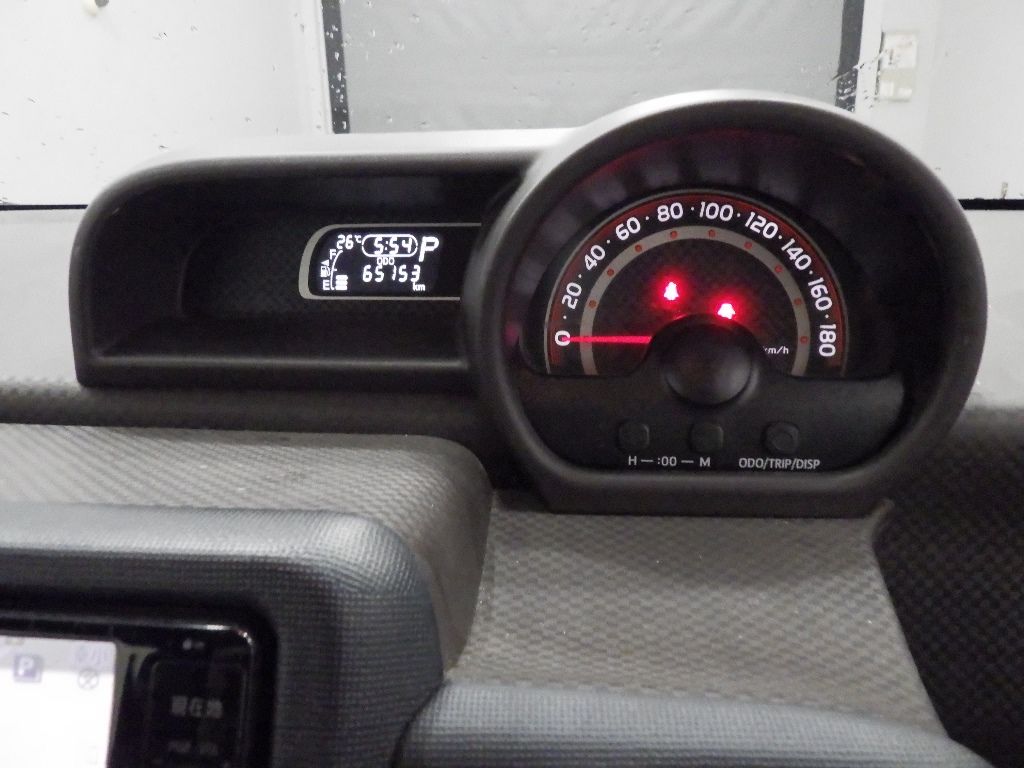 2016 Toyota Spade Fクイーン auction photo 9