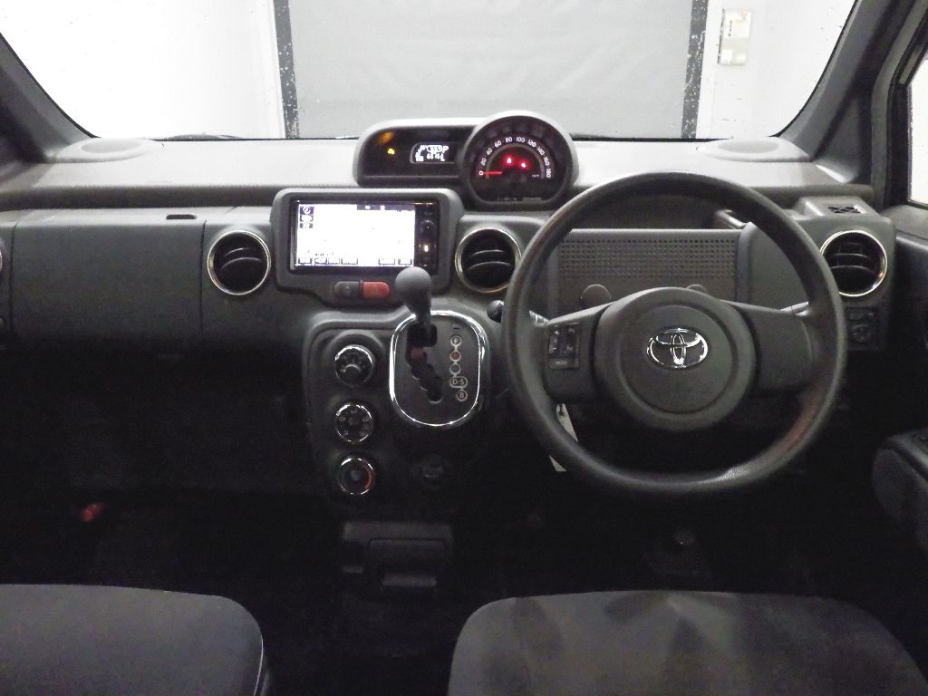 2016 Toyota Spade Fクイーン auction photo 3