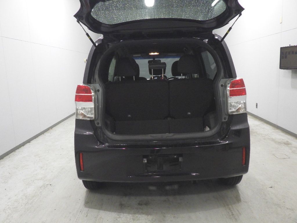 2016 Toyota Spade Fクイーン auction photo 8