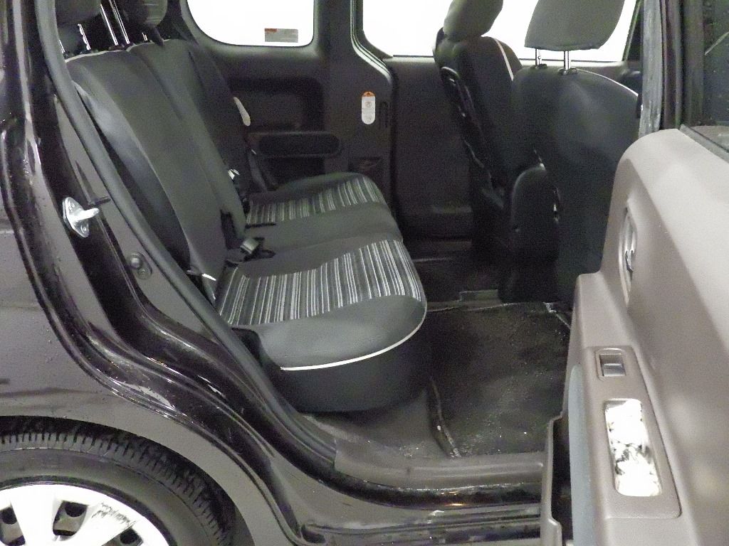 2016 Toyota Spade Fクイーン auction photo 7