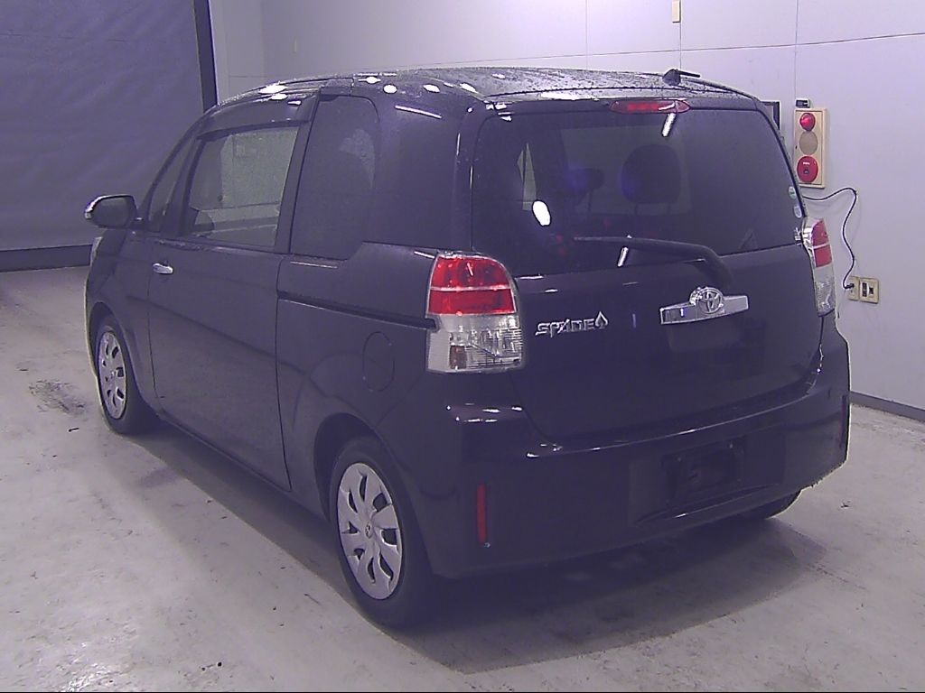 2016 Toyota Spade Fクイーン auction photo 5