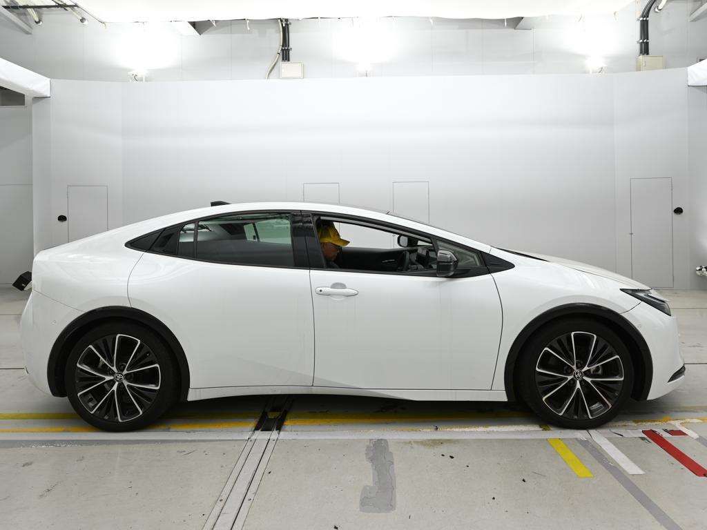 2024 Toyota Prius Z 4WD auction photo 3