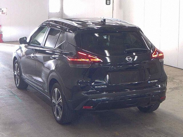 2024 Nissan Kicks X Two-Tone Interior Edition auction photo 2