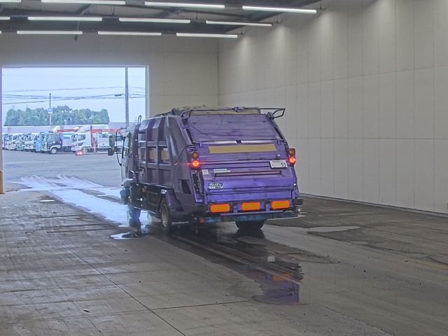 2006 Isuzu Forward ジンカイ auction photo 2
