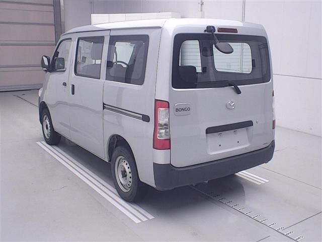 2023 Mazda ボンゴ 4WD auction photo 2