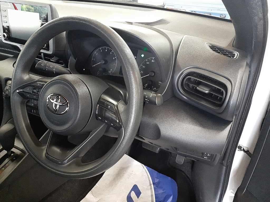 2023 Toyota Yaris X スマートエントリーPKG auction photo 9