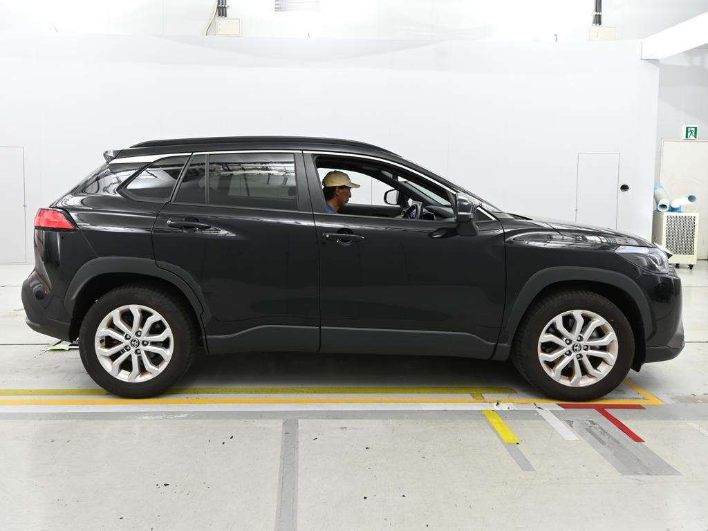 2023 Toyota Corolla Cross S auction photo 3