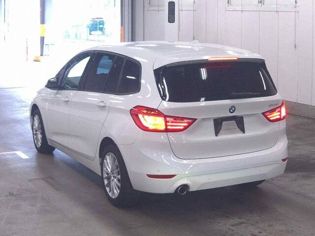 2019 BMW 2 Series 218Dグランツアラー auction photo 2