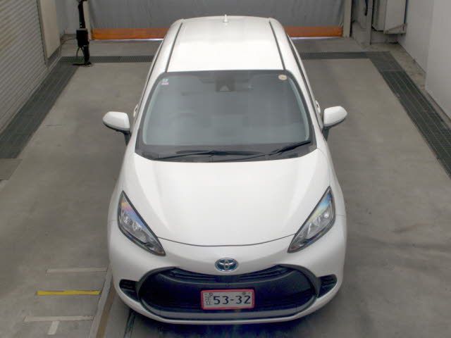 2025 Toyota Aqua X auction photo 6
