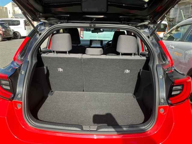 2020 Toyota Yaris ハイブリッドZ auction photo 10