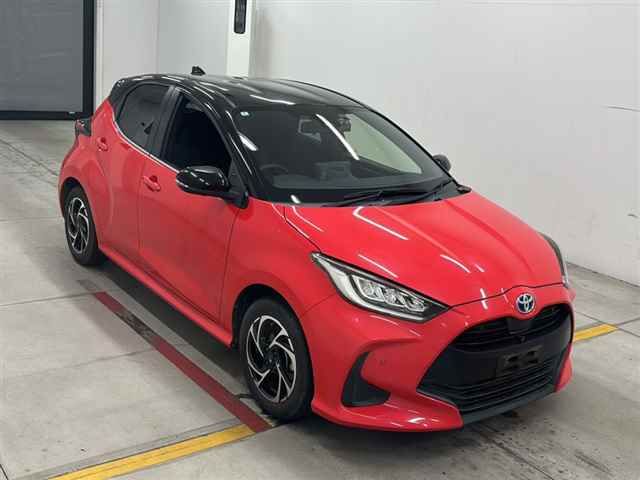 2020 Toyota Yaris ハイブリッドZ Japan auction vehicle