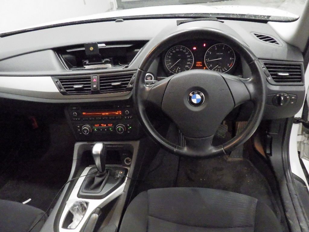 2011 BMW X1 sDrive18i auction photo 3