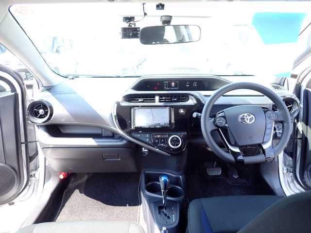 2021 Toyota Aqua S auction photo 3