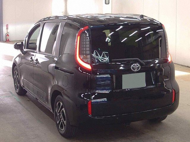 2026 Toyota Sienta ハイブリッドZ auction photo 2