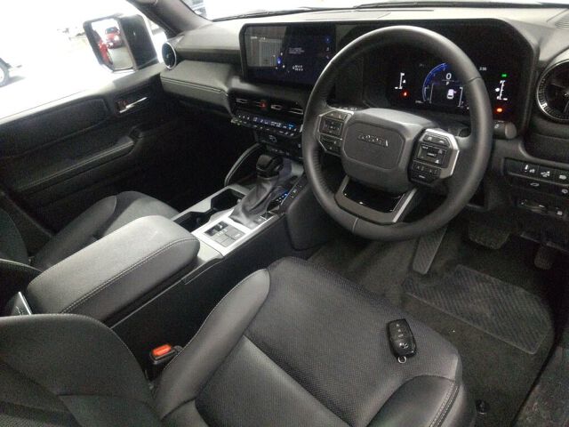 2025 Toyota Land Cruiser 250 VX 4WD auction photo 3