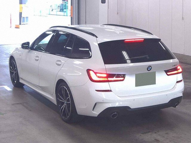 2021 BMW 3 Series 318i Touring M Sport auction photo 2