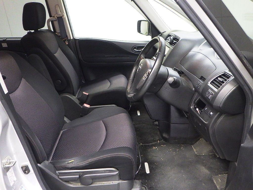 2013 Nissan Serena ハイウェイスターSハイブリッド auction photo 6