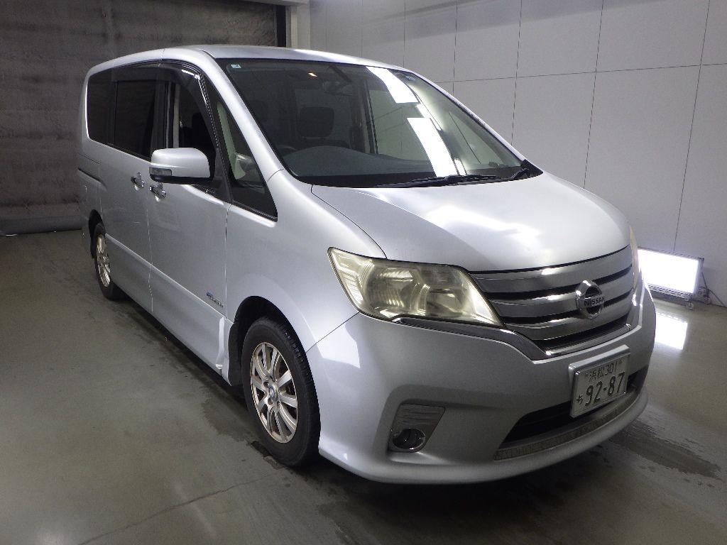 2013 Nissan Serena ハイウェイスターSハイブリッド Japan auction vehicle