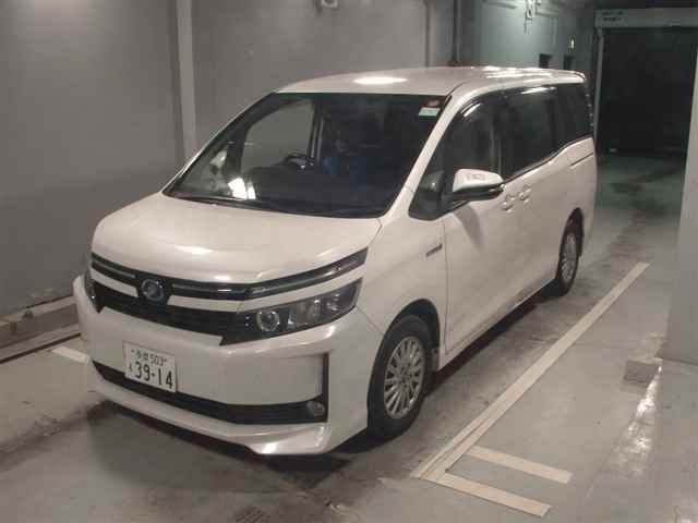 2014 Toyota Voxy Hybrid V auction photo 4