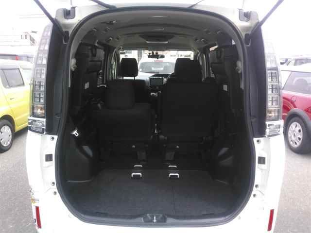 2014 Toyota Voxy Hybrid V auction photo 10