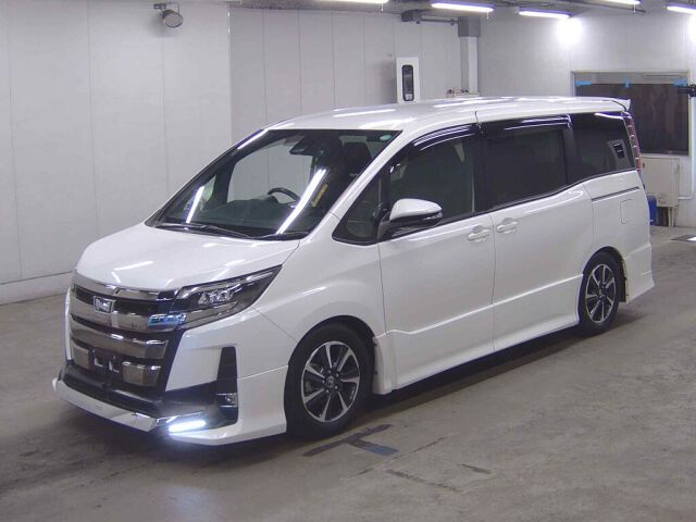 2017 Toyota Noah SI auction photo 4