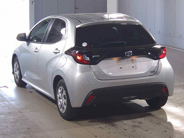 2022 Toyota Yaris Hybrid X auction photo 2