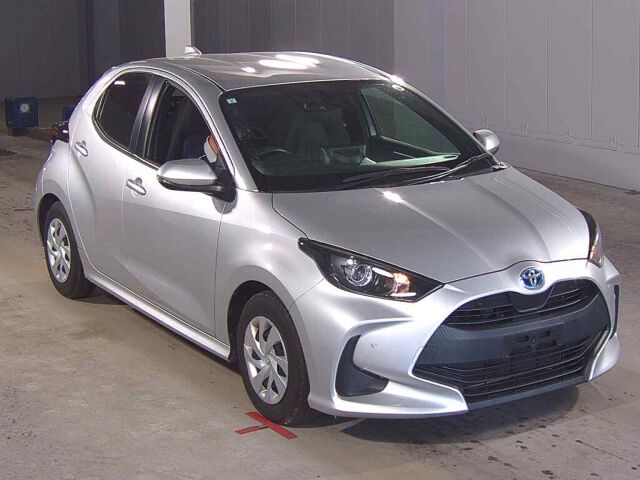 2022 Toyota Yaris Hybrid X Japan auction vehicle