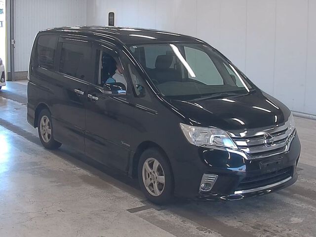 2013 Nissan Serena Highway S-HV V-Sele Japan auction vehicle