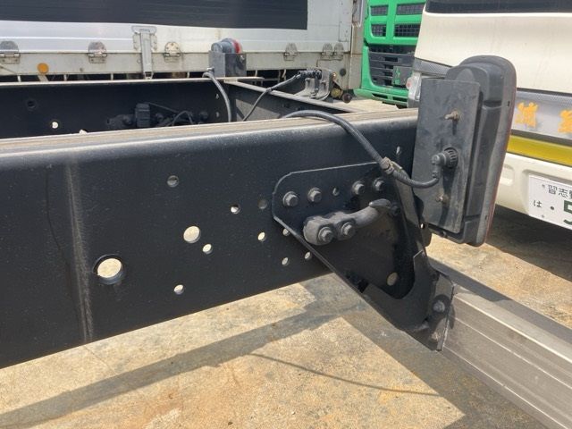 2018 Nissan Diesel UD chassis auction photo 12
