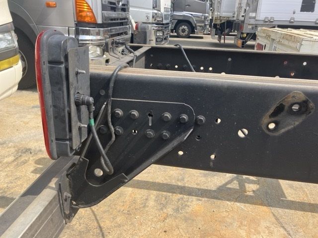 2018 Nissan Diesel UD chassis auction photo 14