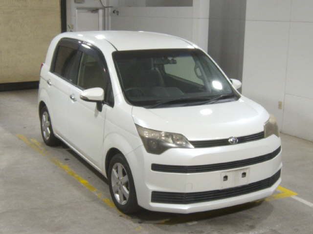 2013 Toyota Spade F Japan auction vehicle