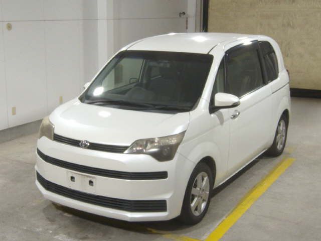 2013 Toyota Spade F auction photo 4