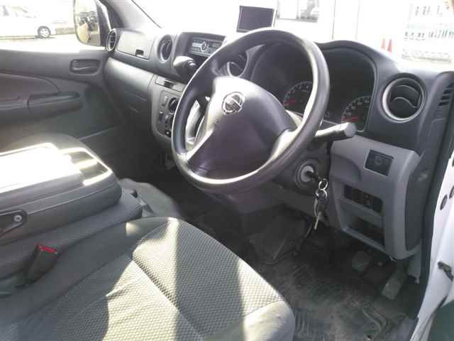 2026 Nissan NV350 Caravan DX Long auction photo 3