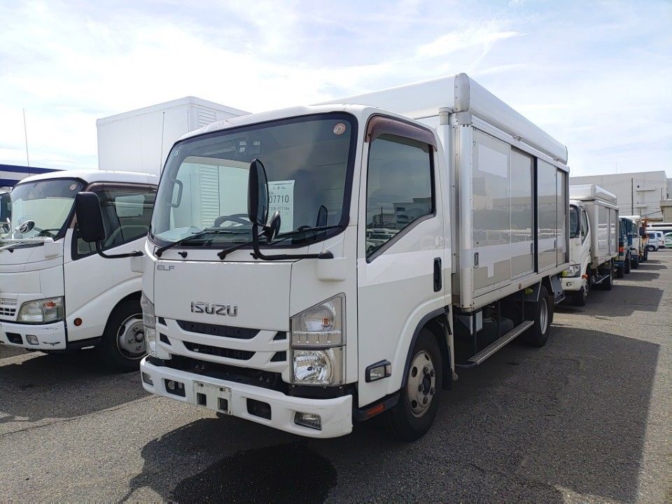 2017 Isuzu Elf Japan auction vehicle