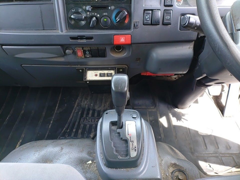 2017 Isuzu Elf auction photo 12