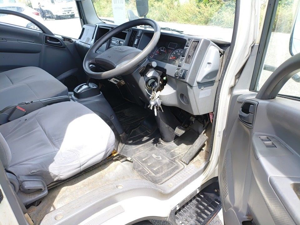 2017 Isuzu Elf auction photo 3