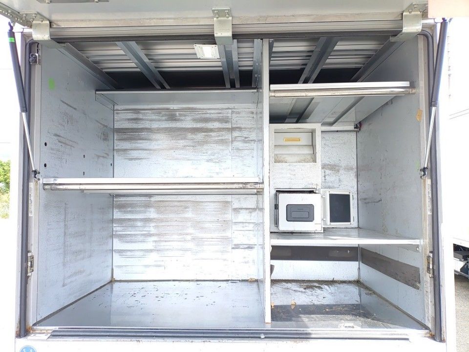 2017 Isuzu Elf auction photo 8